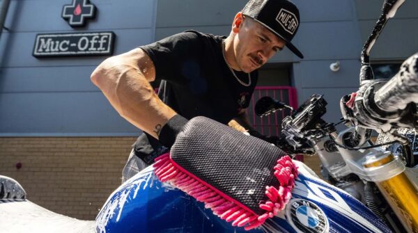 8 in 1 Motorcycle Cleaning Kit ชุดเซ็ตดูแลรถจักรยานยนต์ 8-in-1 - Image 13