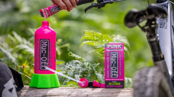 Bottle For Life Bundle ชุดขวดสเปรย์อะลูมิเนียม พร้อมผงทำความสะอาดรถ Punk Powder - Image 6