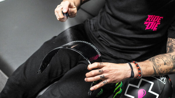 Helmet Visor & Goggle Cleaner - Image 5