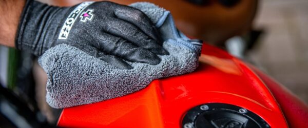 Luxury Microfibre Polishing Cloth - Image 3