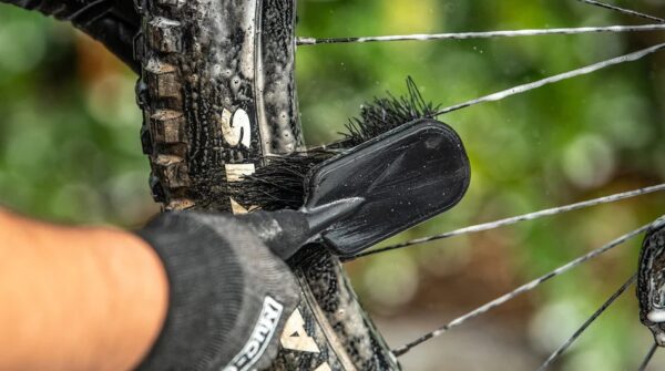 Tyre & Cassette Brush - Image 4